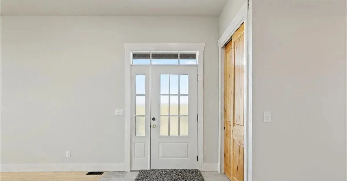 View of home entrance at 225 Iron Horse Rd